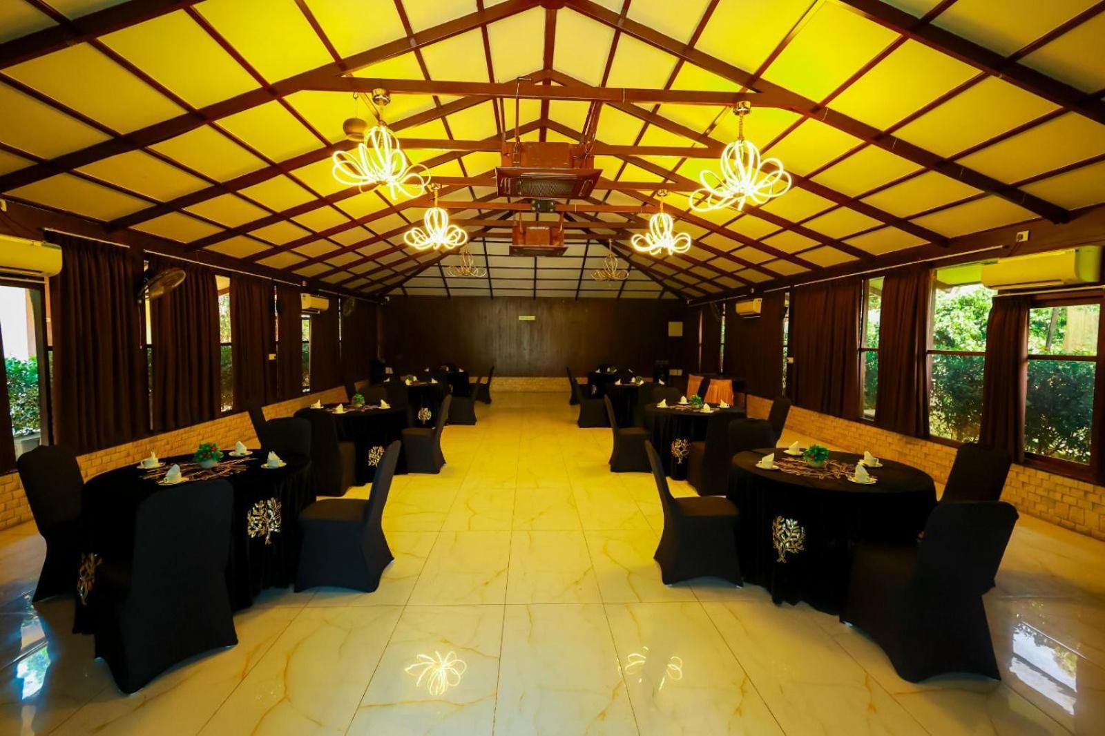 Veerdency Luxury Resort Devanahalli Exterior photo