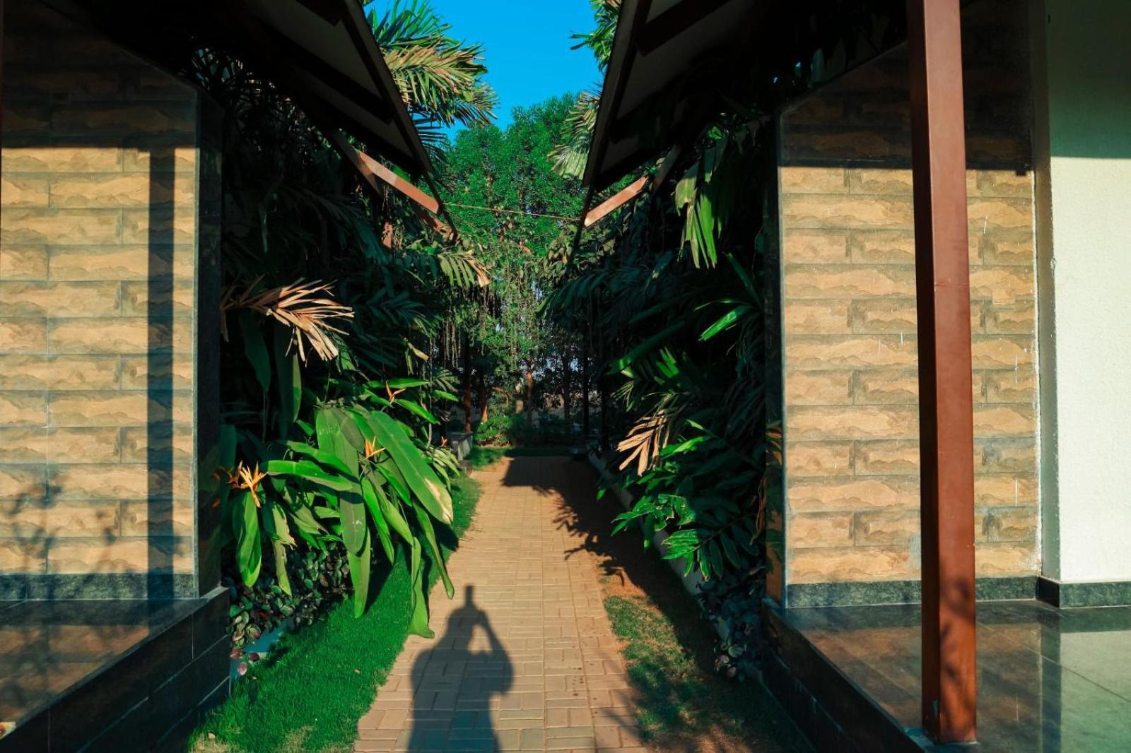 Veerdency Luxury Resort Devanahalli Exterior photo