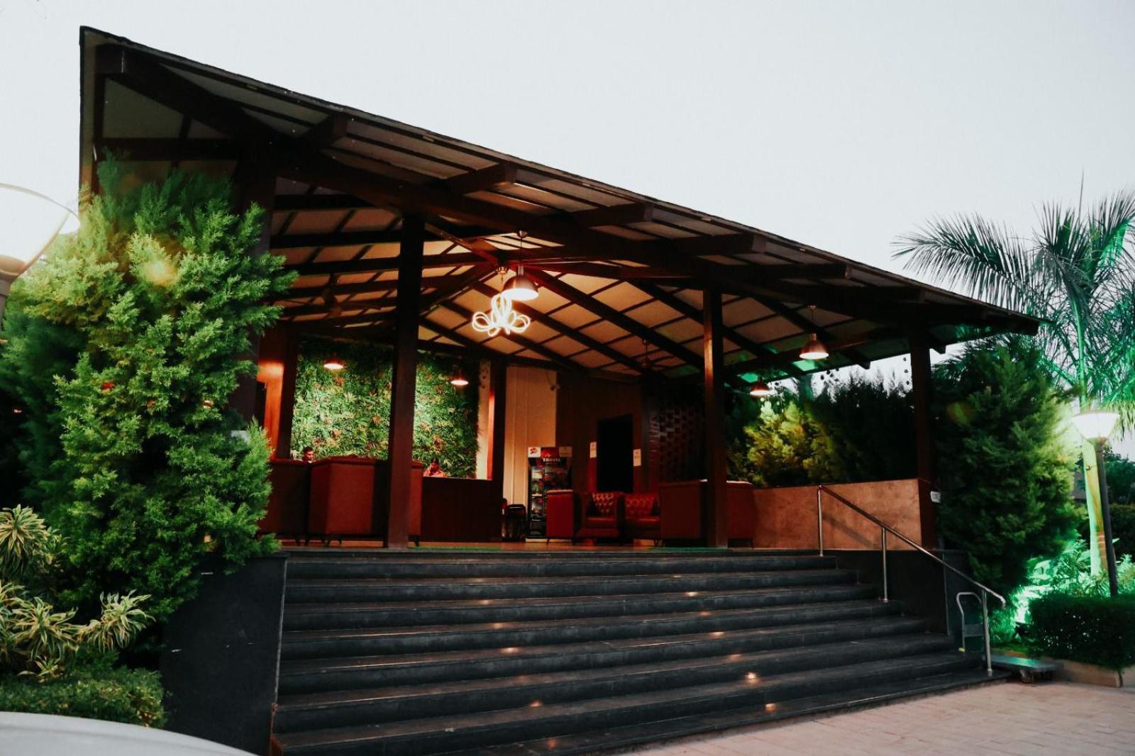 Veerdency Luxury Resort Devanahalli Exterior photo