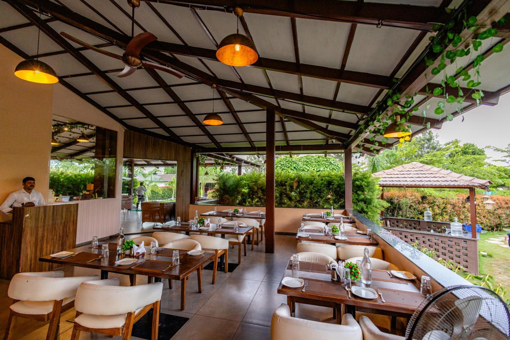 Veerdency Luxury Resort Devanahalli Exterior photo