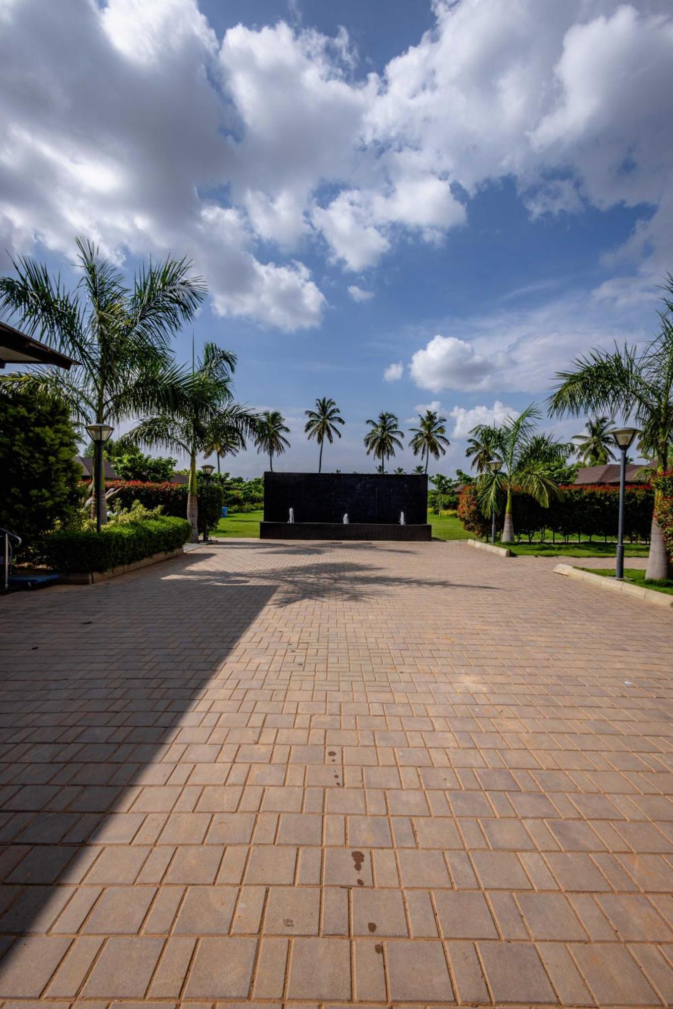 Veerdency Luxury Resort Devanahalli Exterior photo