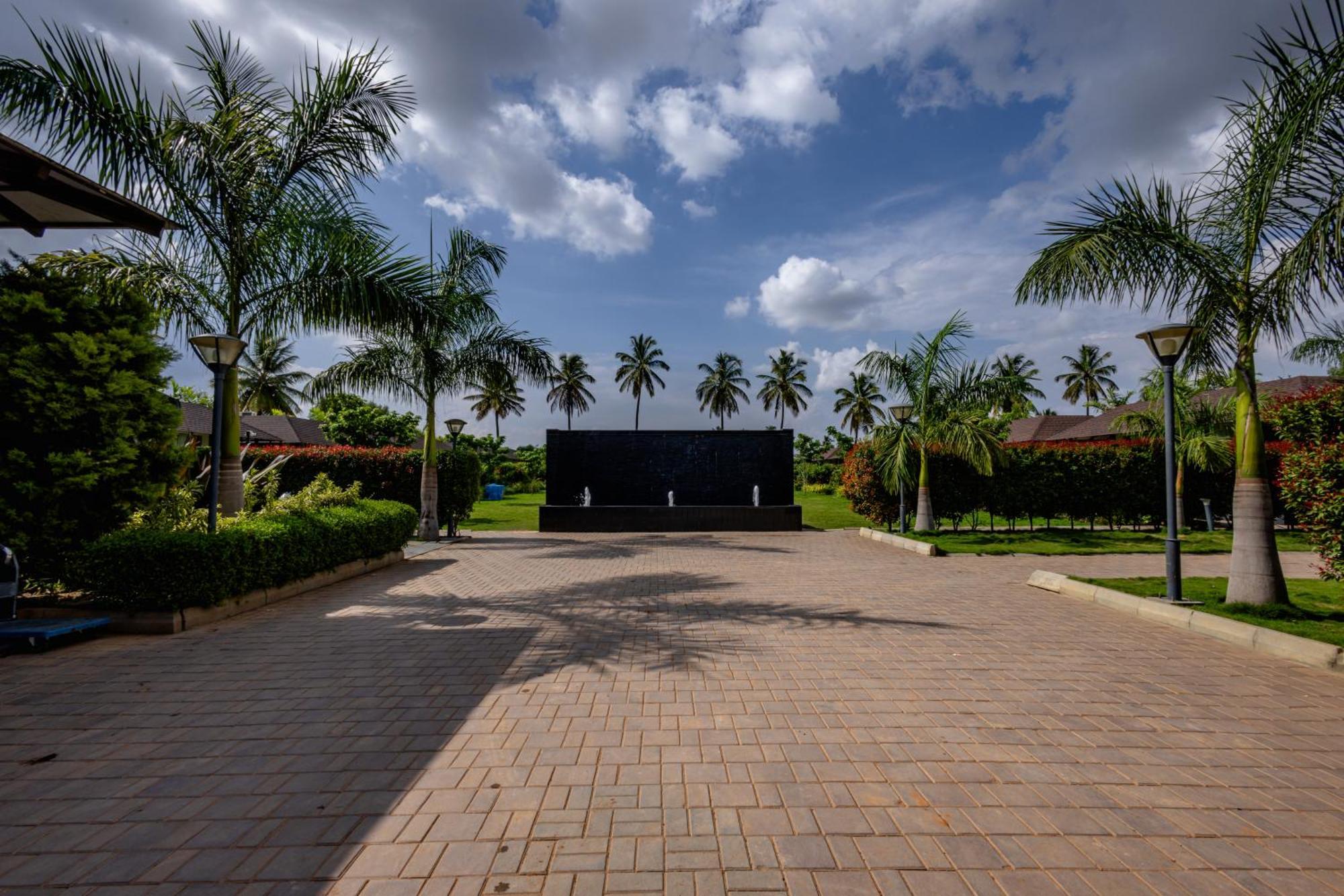 Veerdency Luxury Resort Devanahalli Exterior photo